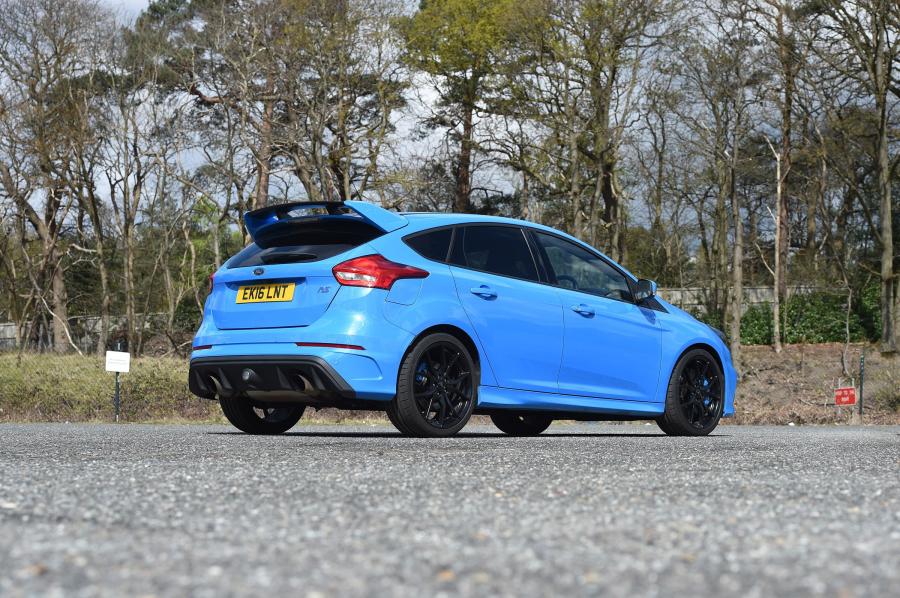  Ford Focus RS 2016 года  (UK) (фото 18 из 43)